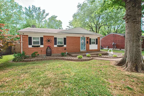 9806 Titan Dr, Louisville, KY 40229