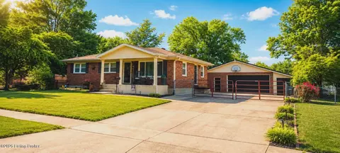 6703 Morning Star Way, Louisville, KY 40272