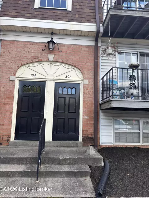 306 Chanel Ct #4, Louisville, KY 40218