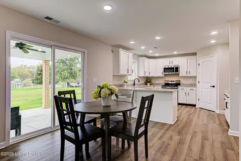 7323 Jacks Lndg, Louisville, KY 40291