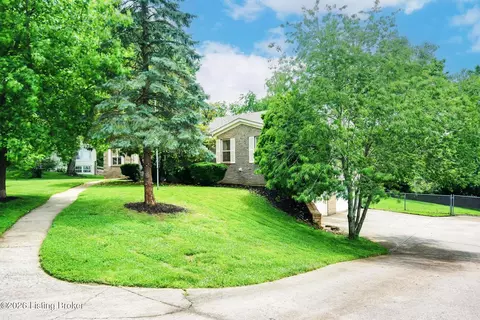 1704 Grange Dr, La Grange, KY 40031