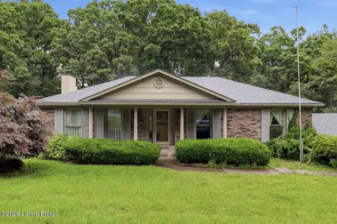 2724 Windsor Forest Dr, Louisville, KY 40272