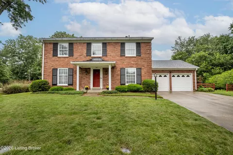 210 Dunbar Pl, Douglass Hills, KY 40243