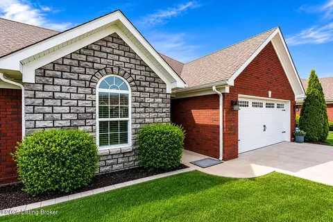 119 Sweetspire Dr, Mount Washington, KY 40047