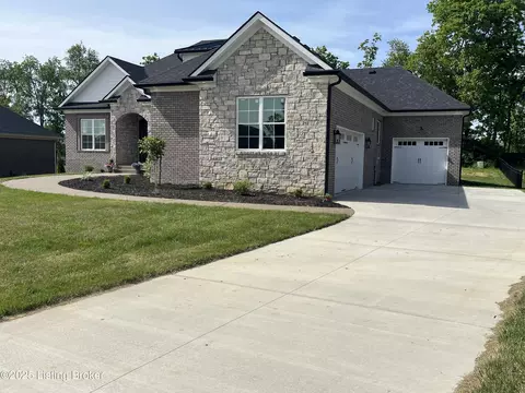 212 Cherokee Dr, Shelbyville, KY 40065