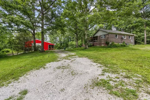 545 S Sanders Ln, Lebanon Junction, KY 40150