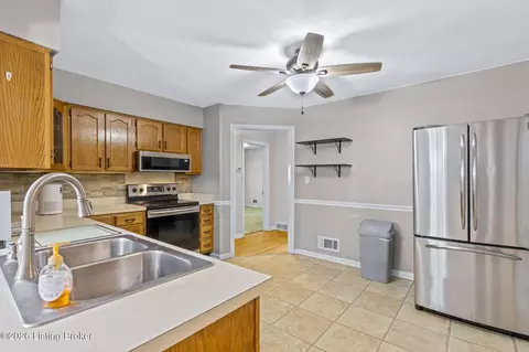 Kitchen - 330 Stringer Ln, Mount Washington, KY 40047 photo 3 of 3