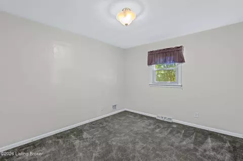 Bedroom - 330 Stringer Ln, Mount Washington, KY 40047 photo 6 of 6