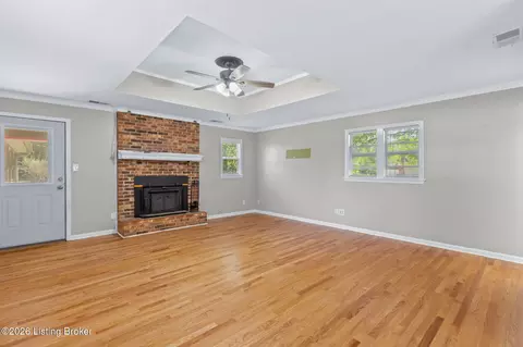 Living - 330 Stringer Ln, Mount Washington, KY 40047 photo 10 of 10