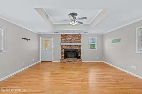 Living - 330 Stringer Ln, Mount Washington, KY 40047 photo 6 of 10