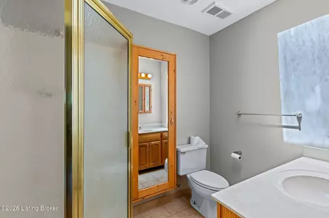 Bath - 330 Stringer Ln, Mount Washington, KY 40047 photo 4 of 4