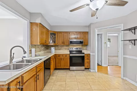 Kitchen - 330 Stringer Ln, Mount Washington, KY 40047 photo 1 of 3