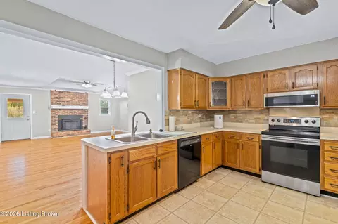 Kitchen - 330 Stringer Ln, Mount Washington, KY 40047 photo 2 of 3