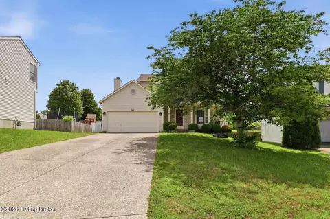 5207 Rainmaker Ct, Louisville, KY 40229