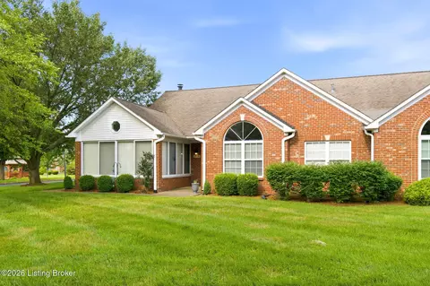 3520 Saint Andrews Village Cir, Louisville, KY 40241