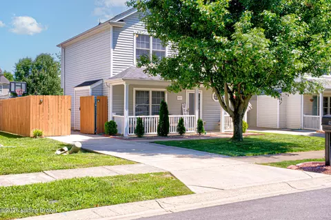 6317 Hackel Dr, Louisville, KY 40258