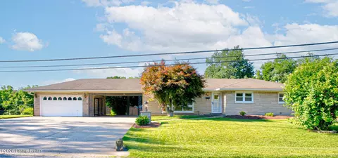 7018 Norlynn Dr, Louisville, KY 40228