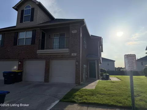 7817 Pleasure Walk Cir, Louisville, KY 40258