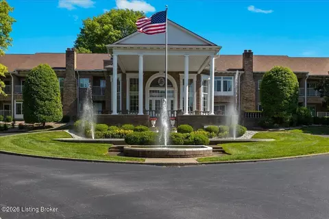 8605 Shelbyville Rd #202, Louisville, KY 40222