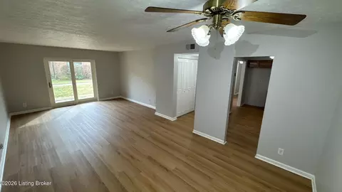 7008 Wildwood Cir #60, Louisville, KY 40291