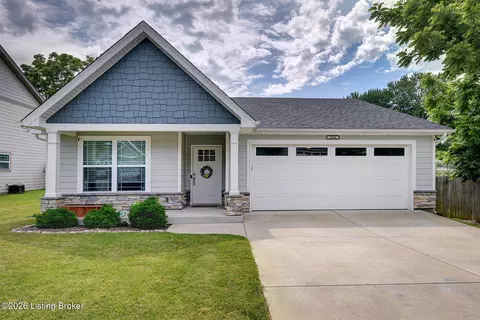 9004 Manslick Commons Dr, Louisville, KY 40219