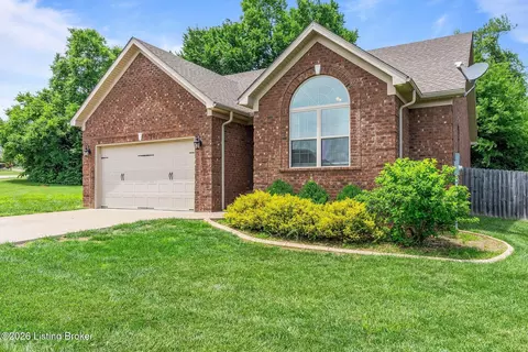 502 Meadowcrest Dr, Mount Washington, KY 40047