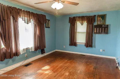 Living - 45 Howard St, Austin, IN 47102 photo 2 of 4