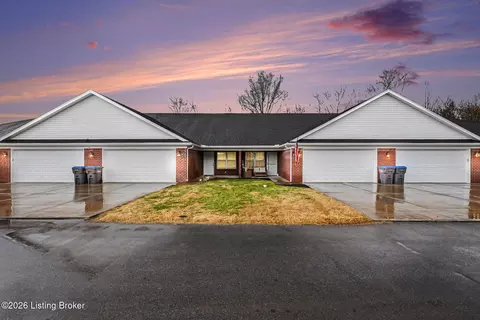 6712 Woods Mill Dr, Louisville, KY 40272