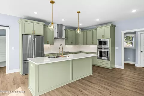 1100 Silvercrest Ln, Louisville, KY 40223