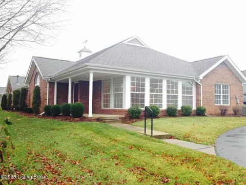 10509 Eagle Pines Ln, Louisville, KY 40223
