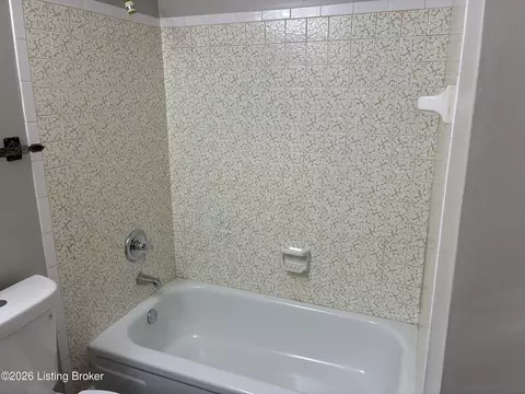 Bath - 6802 Port Royal Rd, Turners Station, KY 40075 photo 8 of 10