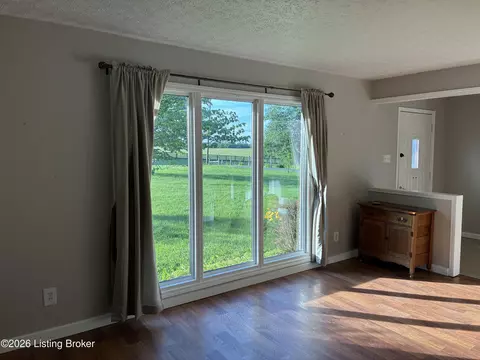 Living - 6802 Port Royal Rd, Turners Station, KY 40075 photo 2 of 4