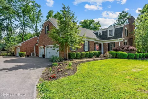 11806 E Arbor Dr, Anchorage, KY 40223