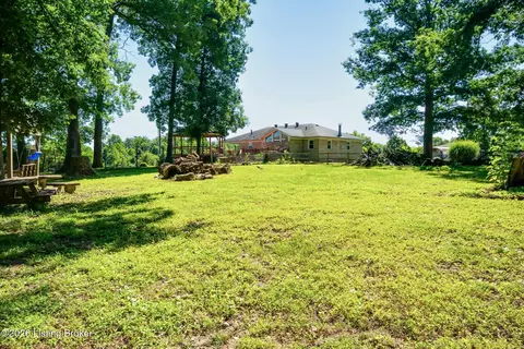589 Wheeler Ln, Mount Washington, KY 40047