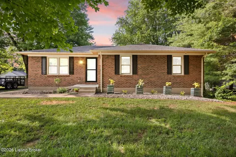 517 Greer Ln, Bardstown, KY 40004