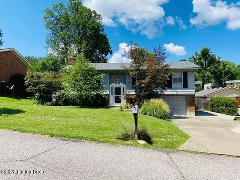 2611 Patio Ct, Louisville, KY 40214