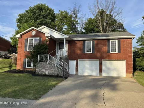 2414 High Pine Dr, Louisville, KY 40214