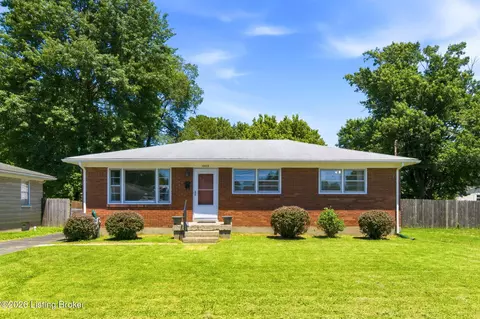 10013 West Ave, Louisville, KY 40272