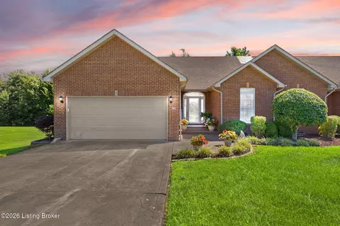 205 S Farmington Dr, Lebanon, KY 40033