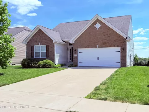 2108 Meadows Edge Ln, Louisville, KY 40245