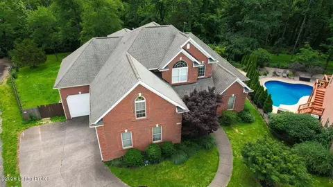 3416 Tucker Wood Ln, Louisville, KY 40299