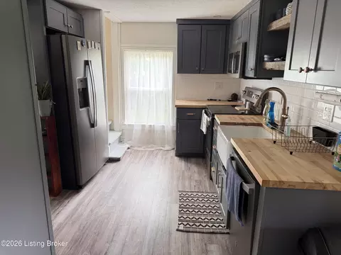 Kitchen - 75 Broadway St, Chaplin, KY 40012 photo 2 of 5