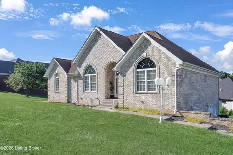 6700 Fenwick Dr, Louisville, KY 40228