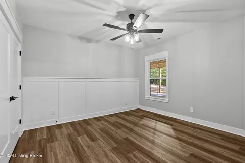Bedroom - 6002 Timbers Dr, Georgetown, IN 47122 photo 6 of 6