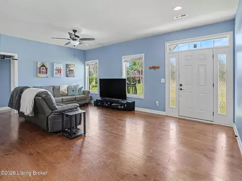115 Nashville Dr, Coxs Creek, KY 40013