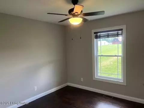 Bedroom - 210 Spencer Hamilton Rd, Loretto, KY 40037 photo 5 of 5