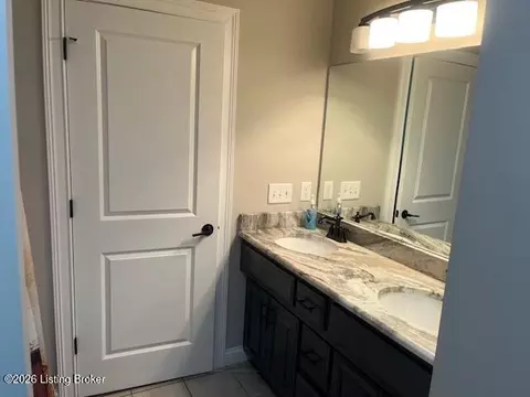 Bath - 210 Spencer Hamilton Rd, Loretto, KY 40037 photo 3 of 5