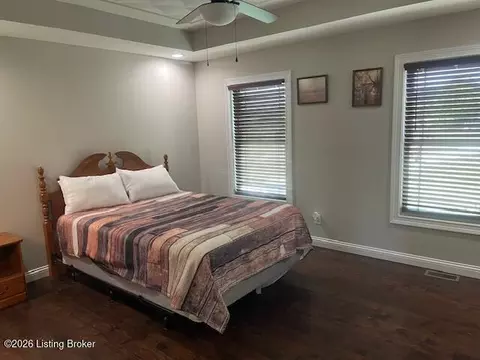 Bedroom - 210 Spencer Hamilton Rd, Loretto, KY 40037 photo 1 of 5