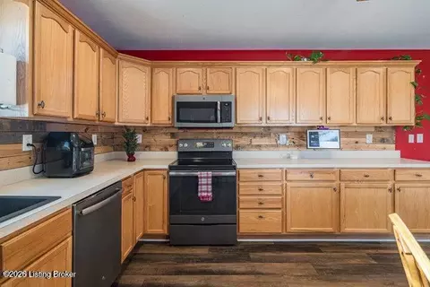 1701 Dawkins Rd, La Grange, KY 40031
