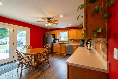 1701 Dawkins Rd, La Grange, KY 40031